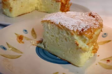 Пирог на йогурте из четырех яиц - вкуснее бабушкиной шарлотки
