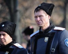 Гей-парад или смена с завода: в сети высмеяли российских казаков на Донбассе