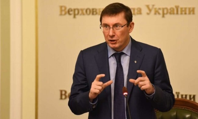 Неизвестные ограбили сына Луценко