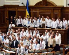 Дружина в Росії, паспорт ЄС: як українські чинуші "прикривають тили"