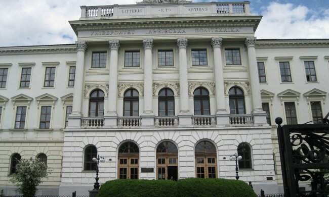 Бізнесмен Ростислав Мельник нагородив кращих студентів-будівельників НУ "Львівська політехніка" іменними стипендіями