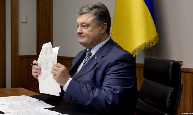 Порошенко подписал языковой закон и обратился к Зеленскому