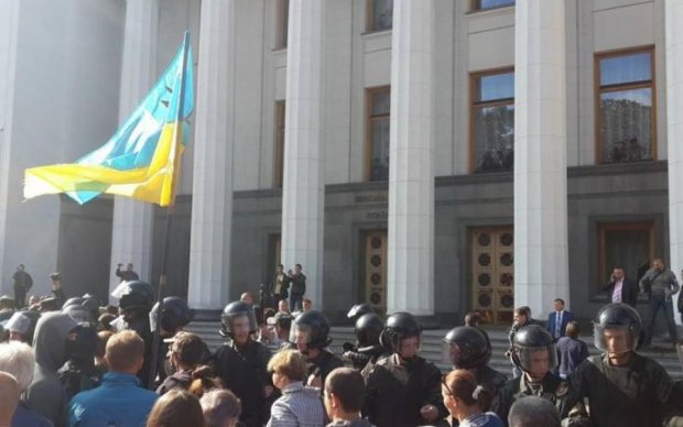Арест Савченко: под Радой творится что-то неладное