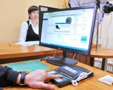 Оформлення біометричного паспорту: куди звертатися та скільки чекати