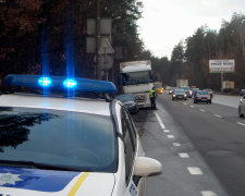 Маршрутка з людьми злітала в кювет на Львівщині, є жертви: перші подробиці НП