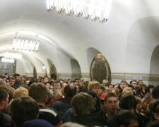 Метро в Киеве сегодня продлит работу на час