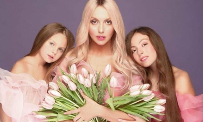 Полякова з доньками - Obozrevatel.com