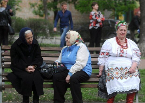 пенсионеры, фото: Униан