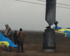 Ремонтники повертають Криму світло