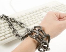 Китаєць пожертвував ногами заради онлайн-ігор