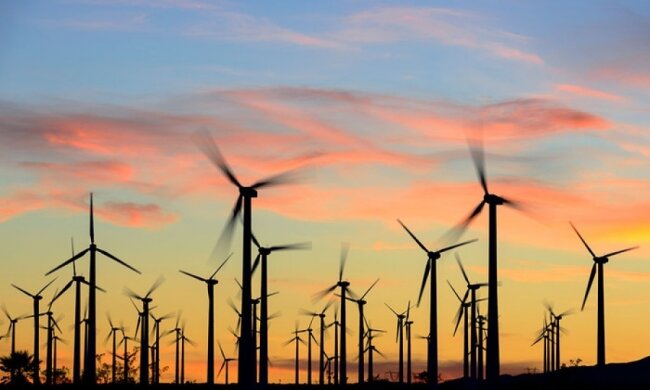 Сонячні та вітростанції забезпечать людство дешевою енергією через 25 років