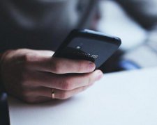 Facebook видаляє твіти мільярдів користувачів: що відбувається