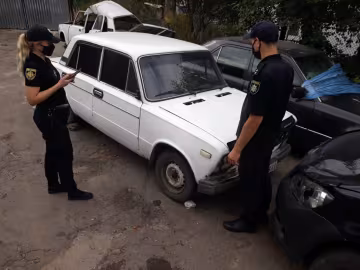На Львівщині хитрий злодій сховав "Жигулі" під покривалами, безглузда афера насмішила навіть копів