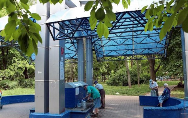 Киев без воды: Ахметов перекрыл краны всех садов, школ и больниц