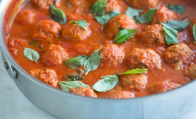 Фрикадельки в цибульно-морквяному соусі: рецепт, який сподобається кожному