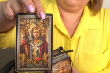 Таролог, фото: скріншот із відео