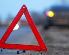 Автобус врізався у трактор: двоє загинули (відео)