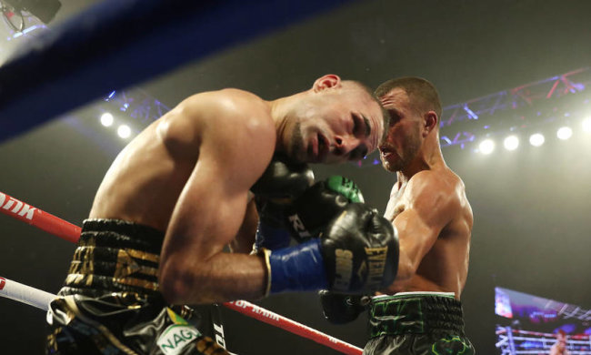 Василий Ломаченко победил Хосе Педрасу и объединил пояса