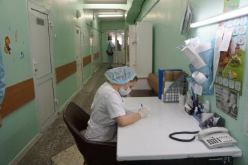 Не вистачає ліжок: кількість жертв масового отруєння на весіллі наближається до сотні, лікарі б'ють на сполох
