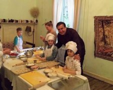 Саакашвили показал, как правильно лепить вареники