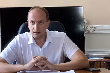 Губернатор Хмельниччини Габинет зробив меру Симчишину подарунок перед виборами - розслабся, колего