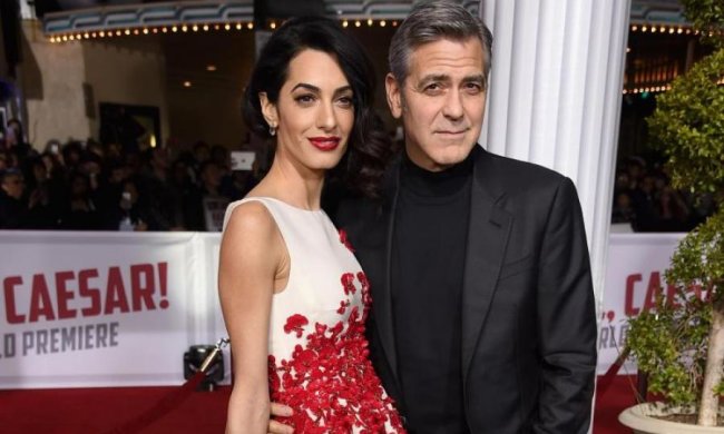 Жену Клуни заставили выбирать между детьми и работой