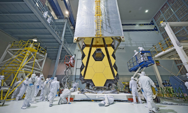 Суперстанція NASA зняла поверхню величезного кам'яного монстра, який переслідює Землю: заворожуючі кадри