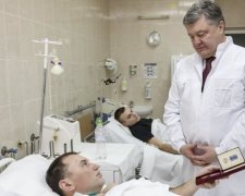 Захисники Авдіївки отримали нагороди від Порошенка