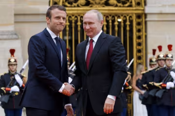 Путин позвонил Макрону и пожаловался на "упрямую" Украину: надо что-то делать