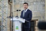 Зеленский предстал перед родственниками погибшего на Донбассе солдата: "Хотелось без пафоса"