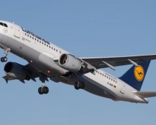 З'явилося відео з салону врятованого українцем літака
