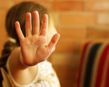 Тупа ЯЖМАТИ: нещасна дитина пережила 13 непотрібних операцій