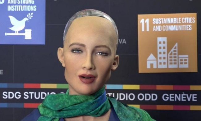 Робот Софія дала перше інтерв'ю