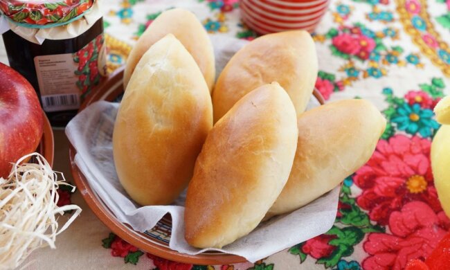 Пиріжки до столу та весілля не за горами - фірмовий рецепт прикрасить паспорт шлюбним штампом