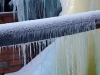 Замерзшие трубы, кадр из видео