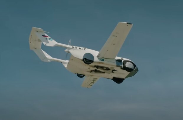 Перша літаюча машина злетіла в небо / фото: скріншот Youtube