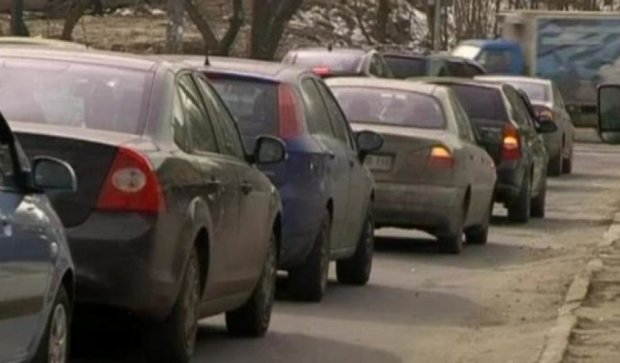 У чергах на кордоні України й Польщі стоять сотні автівок