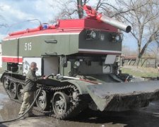 Пожежні майже загасили склад в Балаклії