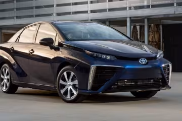 Нова Toyota їздитиме на коров'ячому гної (відео)