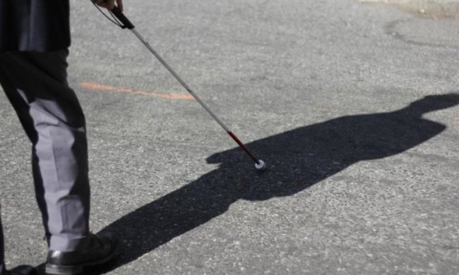 Незрячого побили через рекламу 