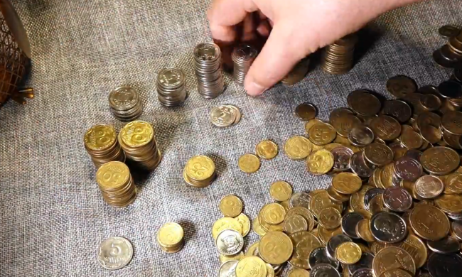 Монети. Фото: скрін youtube