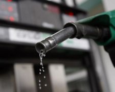 Водители в шоке: цены на АЗС прыгнули выше неба