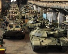 Их там нет: Полторак скрыл супертанки в стиле Путина
