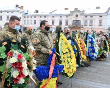 Львівщина провела в останню путь генерал-майора Андрія Колєннікова, фото Павло Ткачук