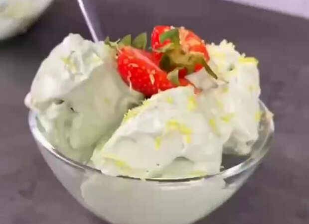 Мороженое из авокадо, кадр из видео