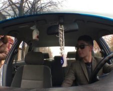 Ніцой навчила таксиста користуватися язиком