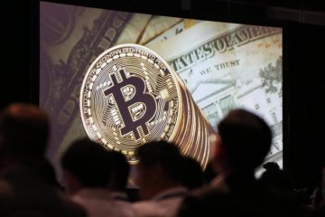 Биткоины и коррупция: украинские чиновники превратились в криптовалютных магнатов