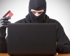 Українців тероризують телефонні шахраї