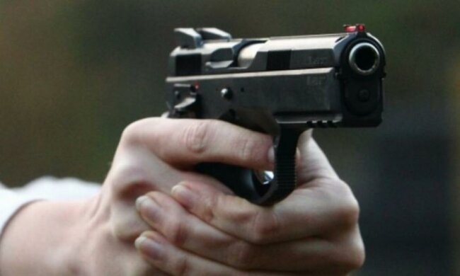 Озброєний чоловік у Харкові напав на школярів (фото)