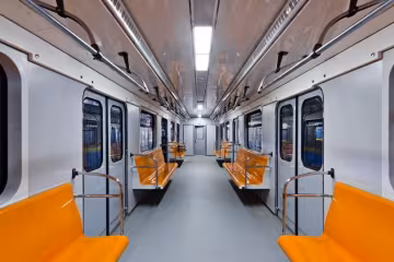За киянами у метро почали спостерігати